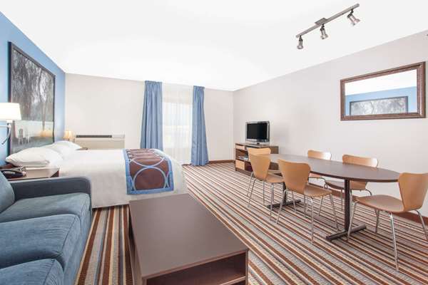  - Super 8 Hotel Fort Frances