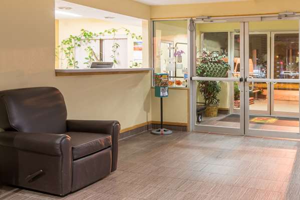  - Super 8 Hotel Medina - I-71, Exit 218