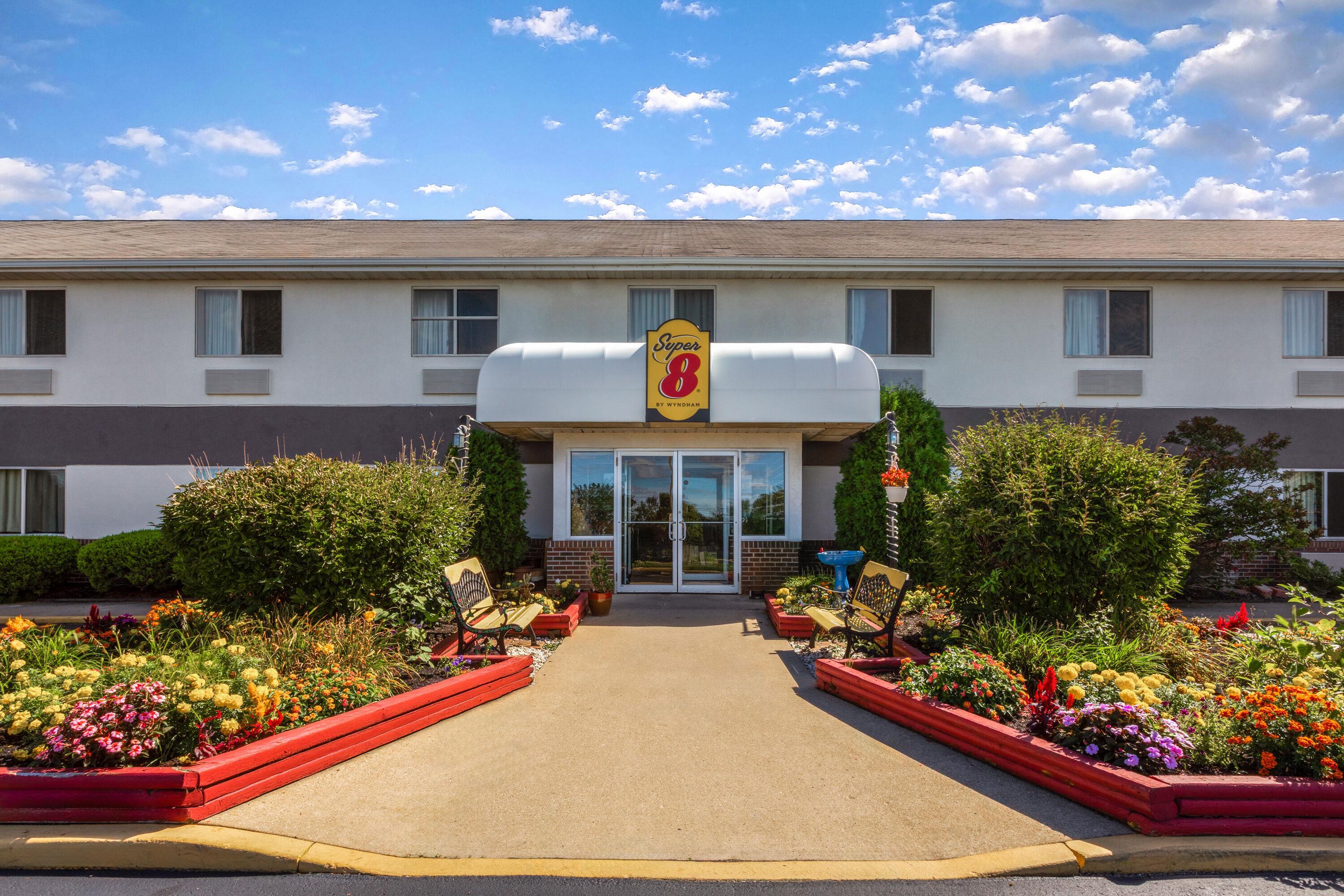 Exterior | Super 8 by Wyndham Medina