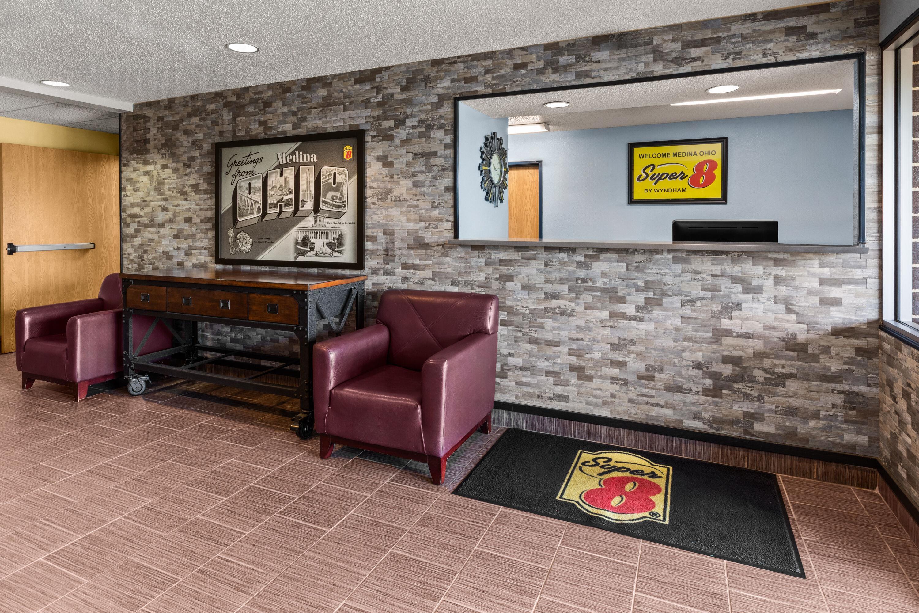Lobby | Super 8 by Wyndham Medina