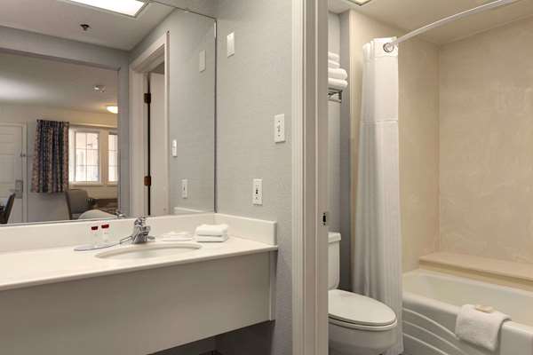  - Travelodge Redding