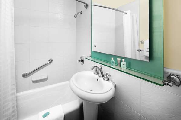  - Wyndham New Yorker Hotel New York