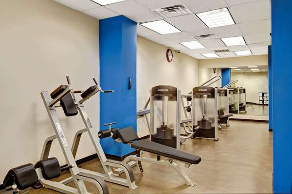 Fitness/ Exercise Room - Wyndham New Yorker Hotel New York