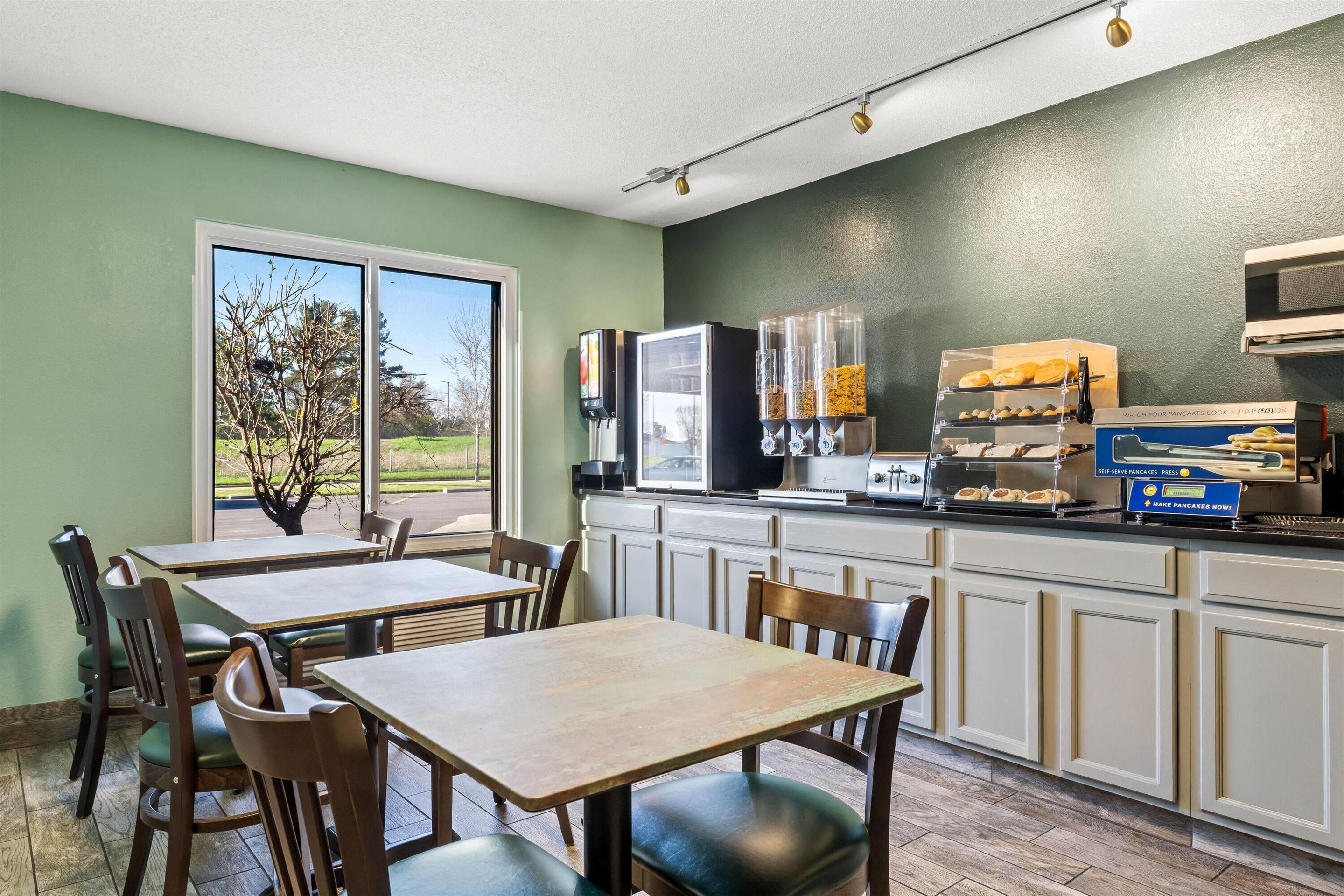 Breakfast Area | Days Inn by Wyndham Black River Falls I-94 on ATV Trail