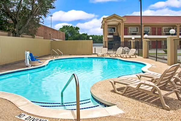 Pool - Super 8 Motel Brookhollow Houston