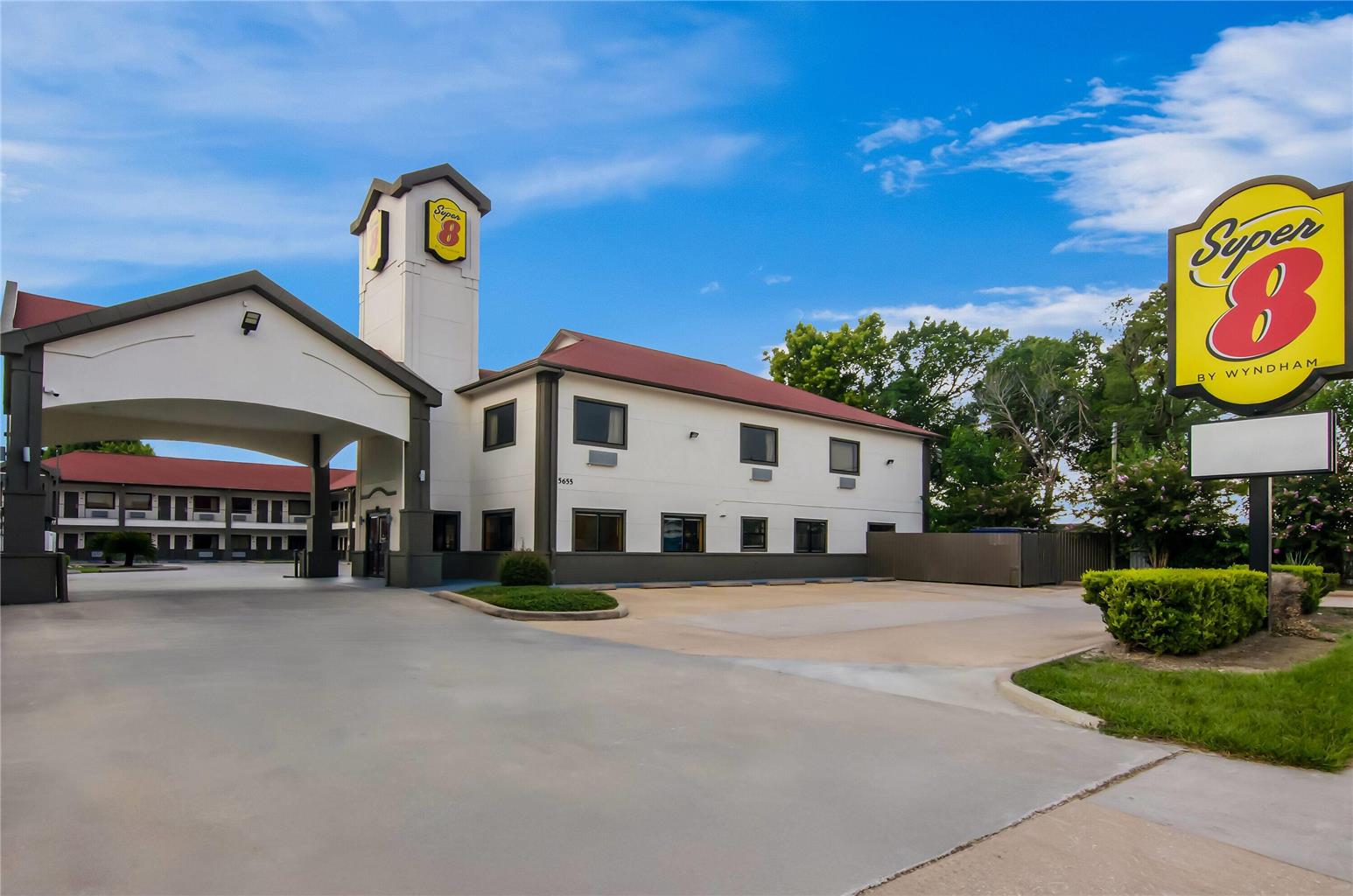 Super 8 Houston/Brookhollow NW
