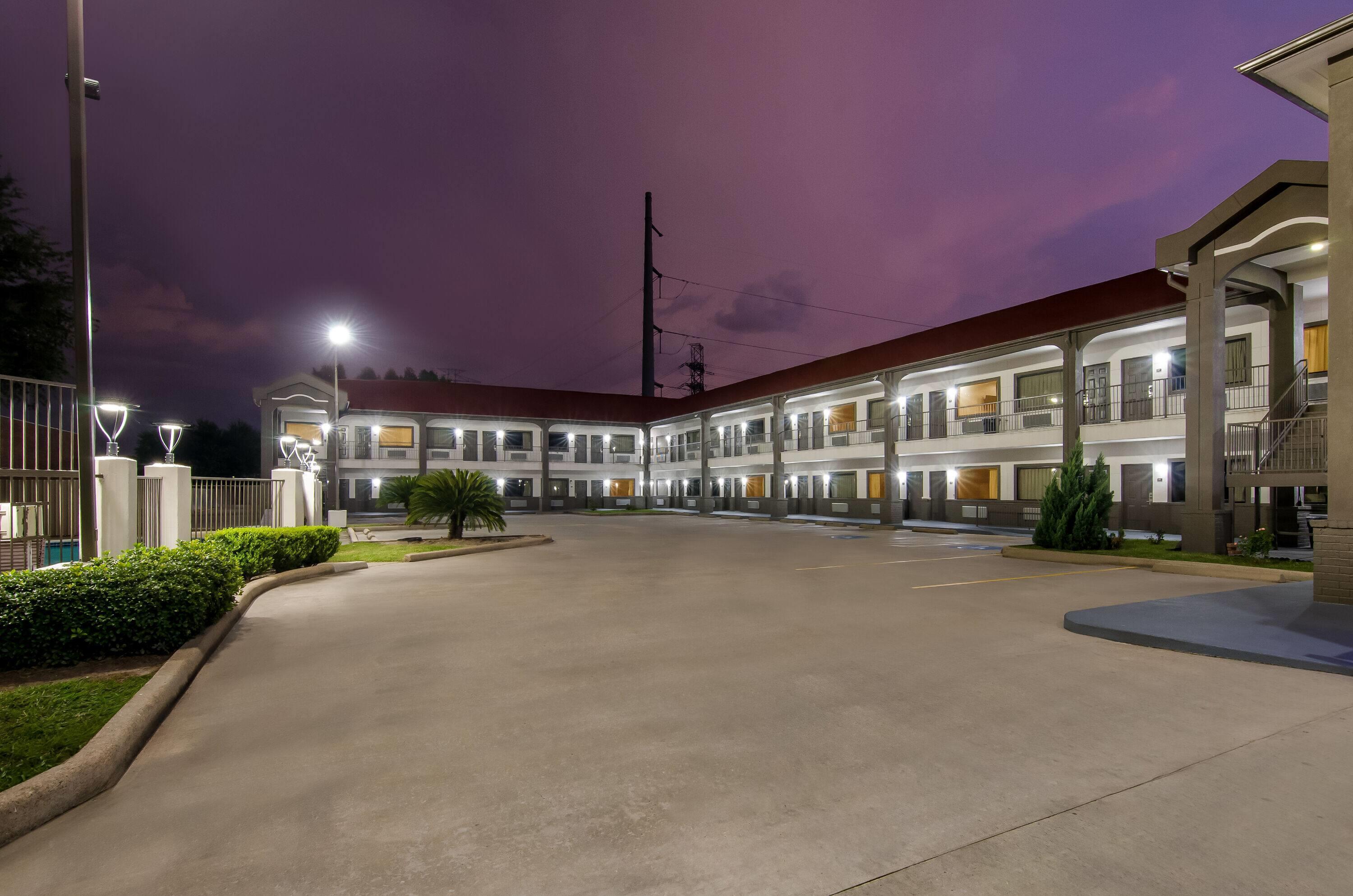 Exterior | Super 8 by Wyndham Houston/Brookhollow NW