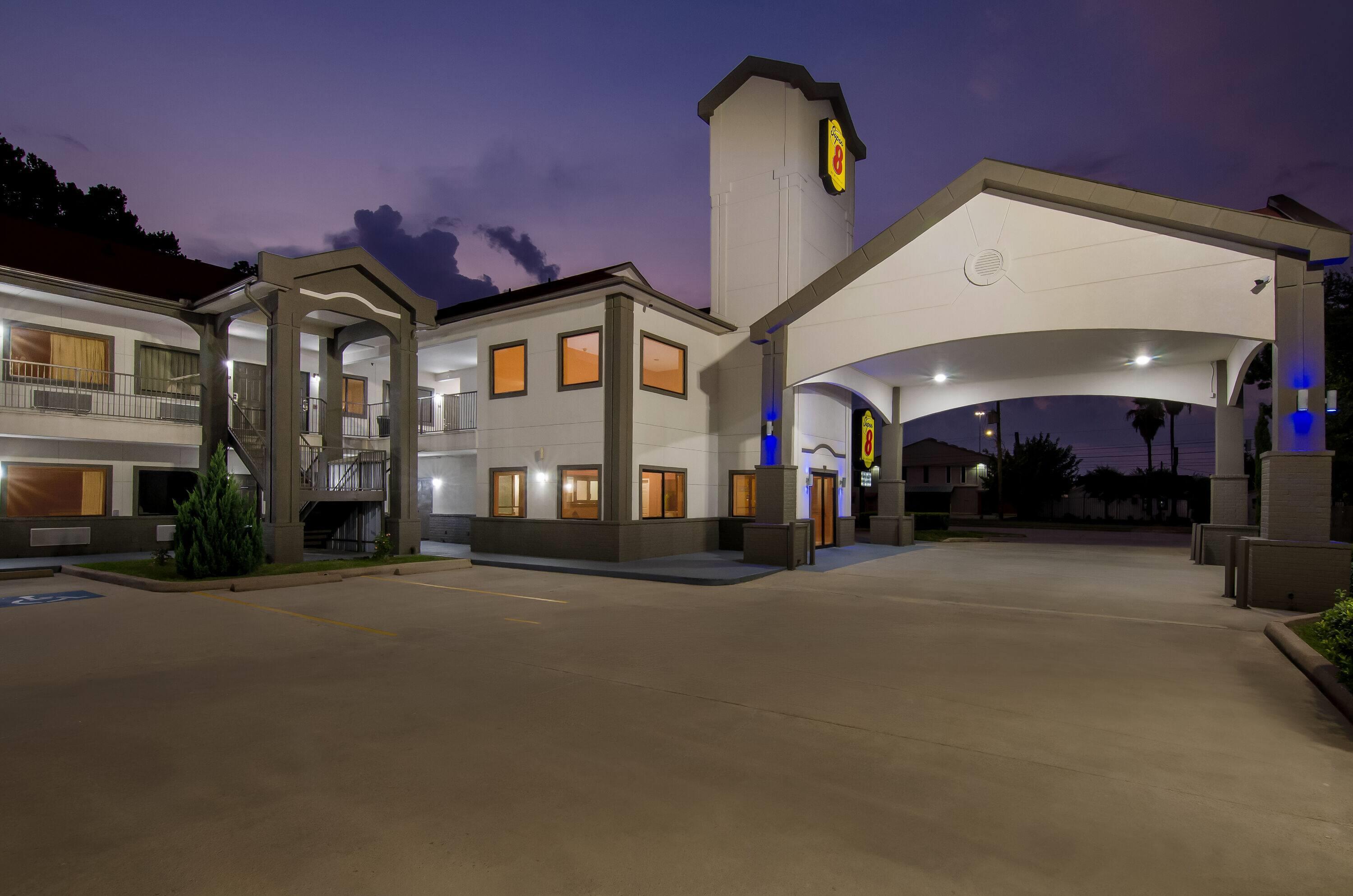 Exterior | Super 8 by Wyndham Houston/Brookhollow NW