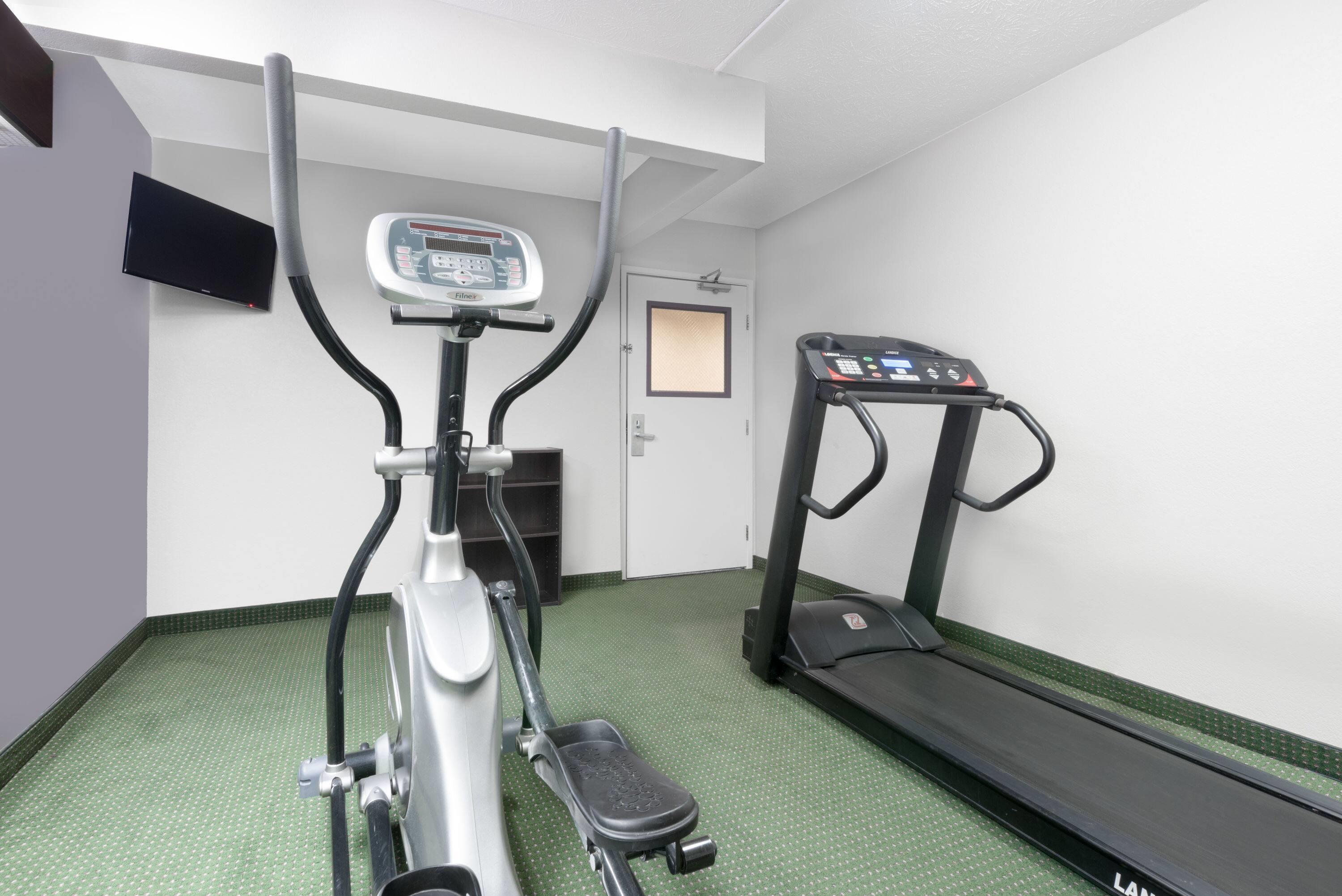 Health club fitness center gym | Microtel Inn & Suites by Wyndham London
