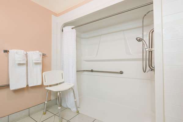  - Super 8 Hotel Vermilion