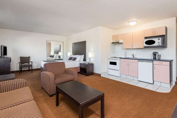 Suite - Super 8 Hotel Vermilion