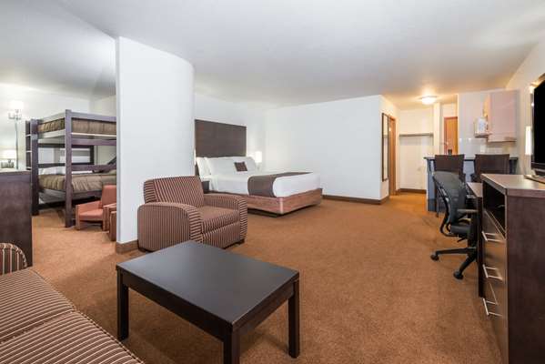 Suite - Super 8 Hotel Vermilion