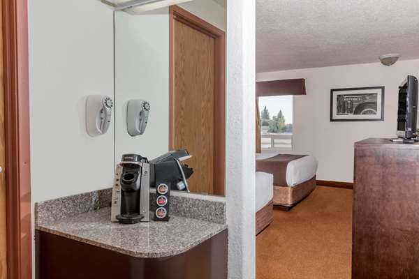  - Super 8 Hotel Vermilion