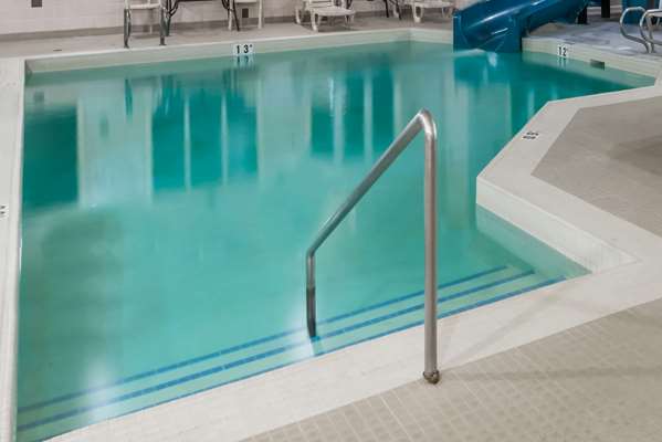 Pool - Super 8 Hotel Vermilion