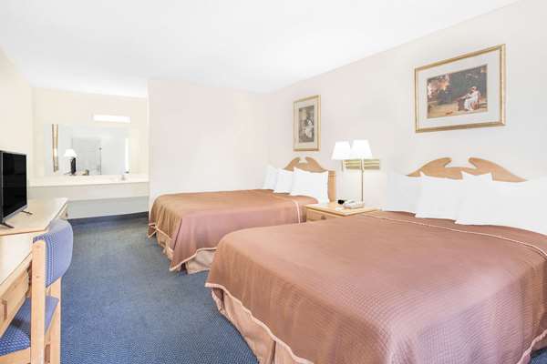  - Howard Johnson Express Inn Staunton
