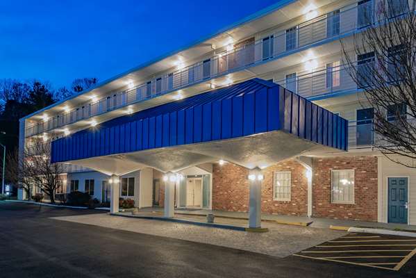 Exterior view - Howard Johnson Express Inn Staunton
