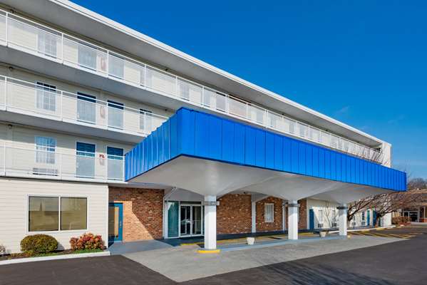 Exterior view - Howard Johnson Express Inn Staunton