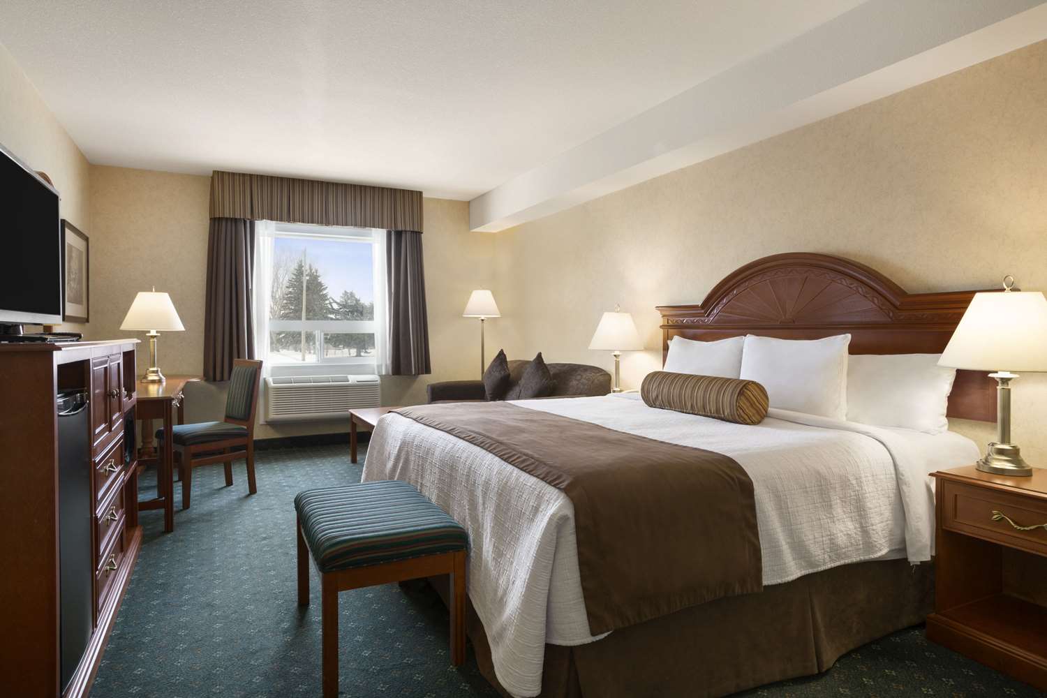 Travelodge Strathmore, AB See Discounts