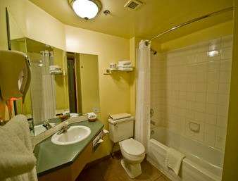  - Travelodge Parksville