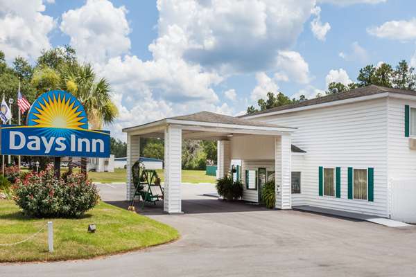 Exterior view - Days Inn Hampton