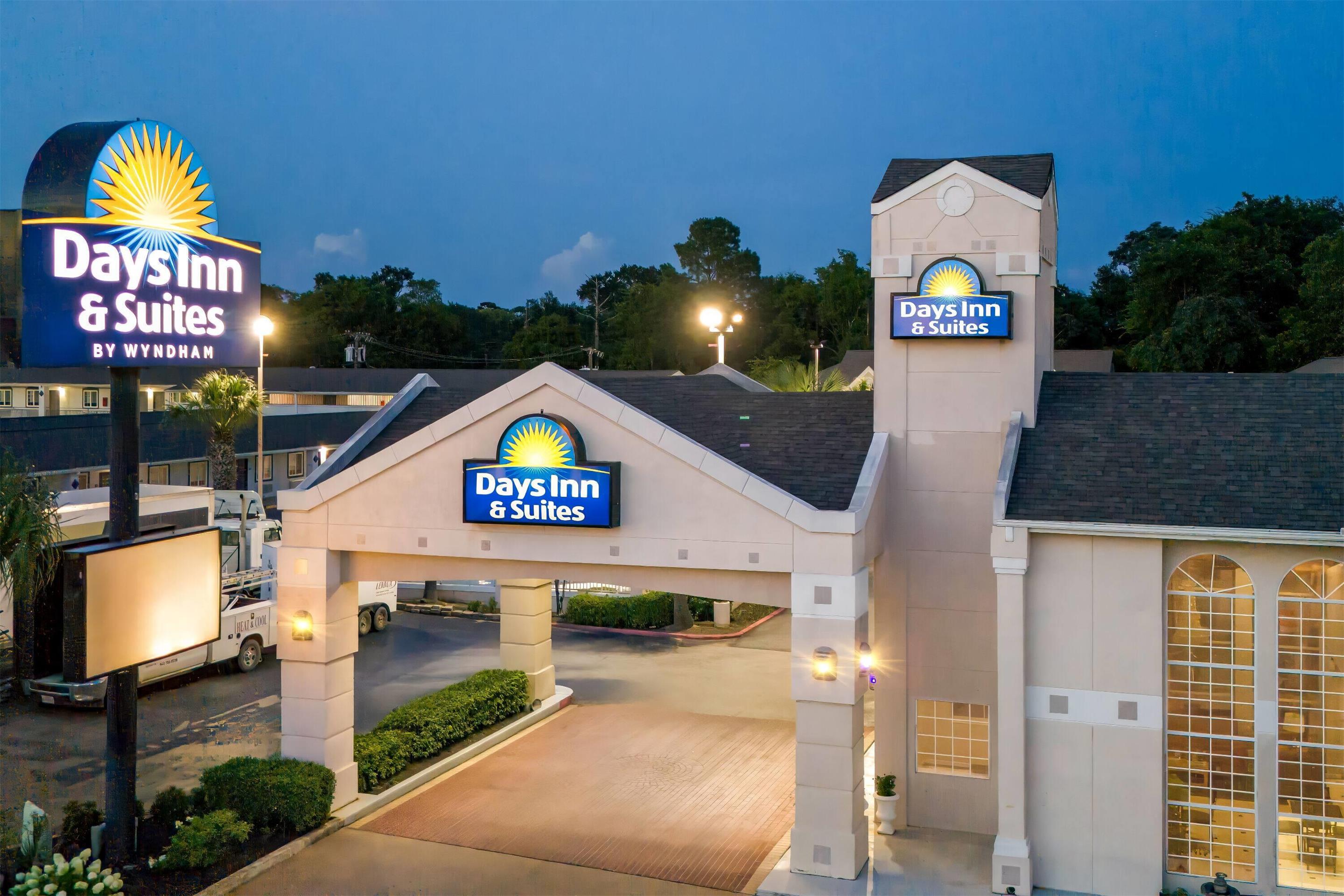 Exterior | Days Inn by Wyndham Nacogdoches/SFA University/Downtown