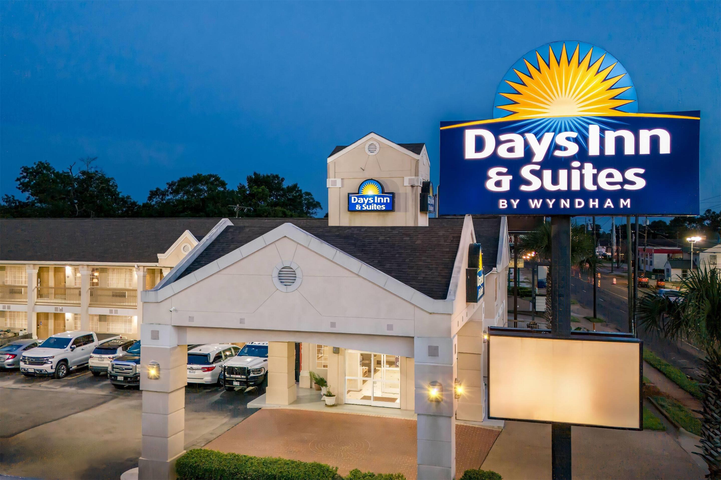 Exterior | Days Inn by Wyndham Nacogdoches/SFA University/Downtown