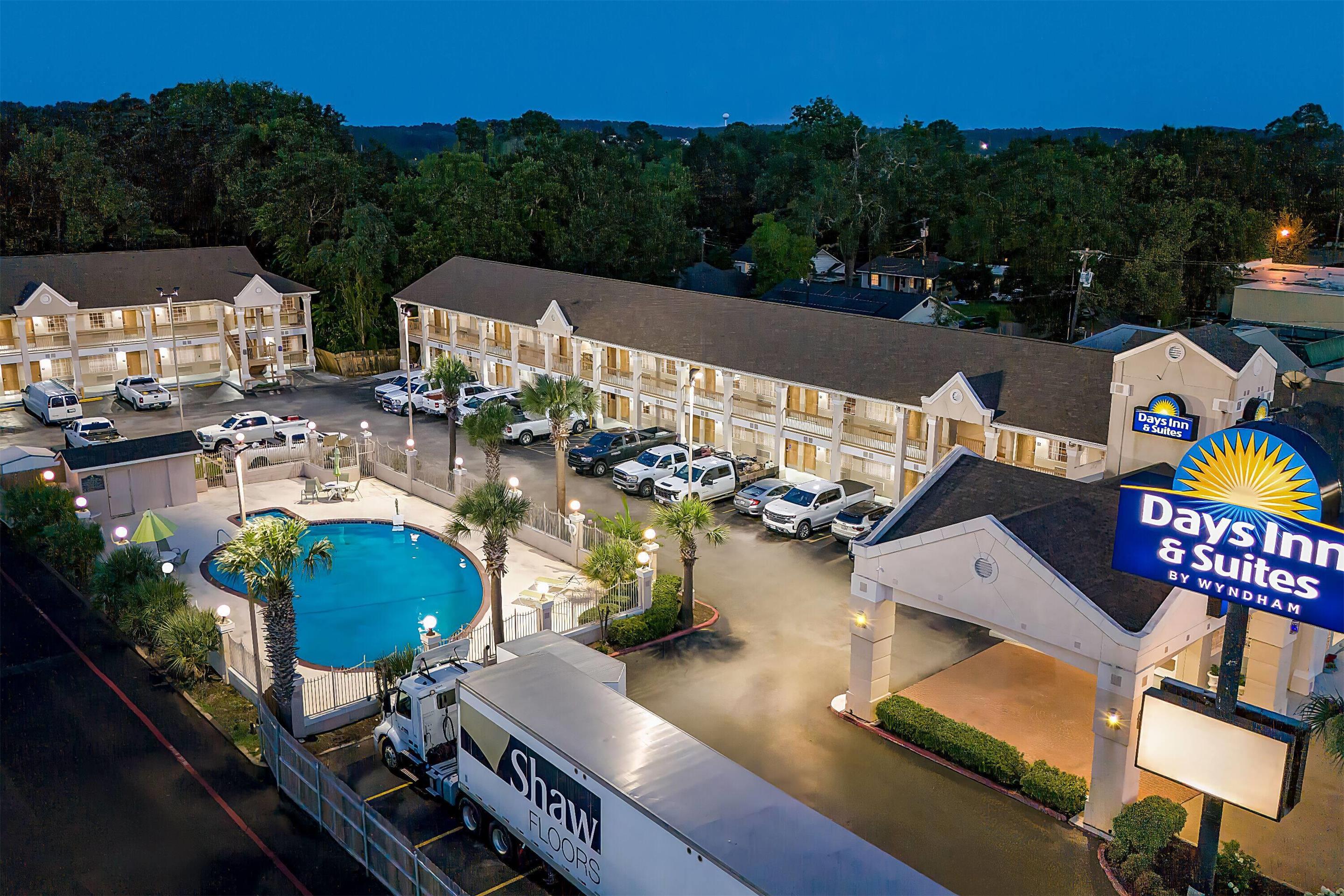 Exterior | Days Inn by Wyndham Nacogdoches/SFA University/Downtown