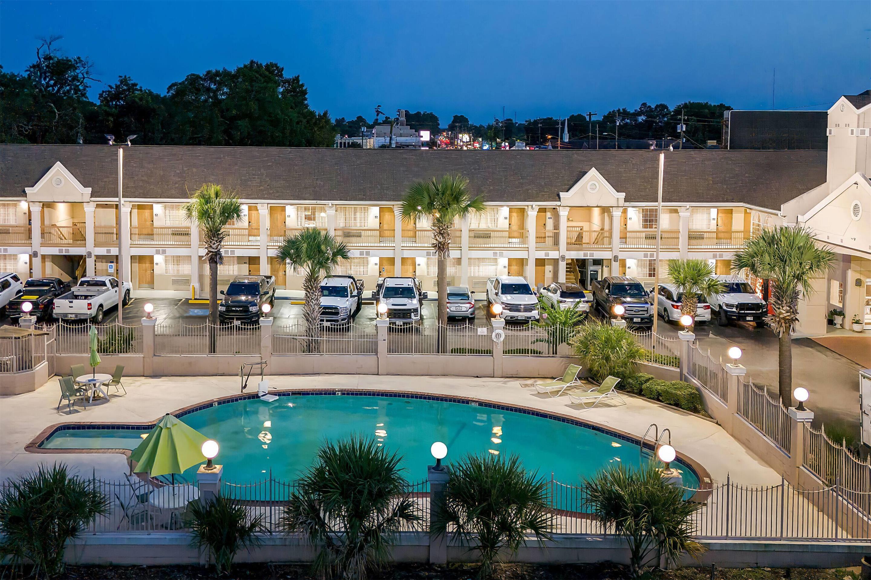 Pool | Days Inn by Wyndham Nacogdoches/SFA University/Downtown