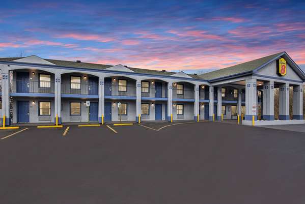 Exterior view - Super 8 Motel West Nashville - I-40, Exit 201