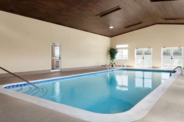 Pool - Baymont Inn & Suites Elizabethtown - I-65, Exit 94