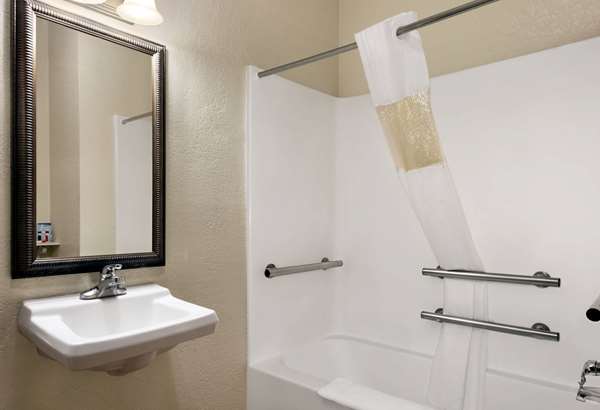  - Baymont Inn & Suites Elizabethtown - I-65, Exit 94