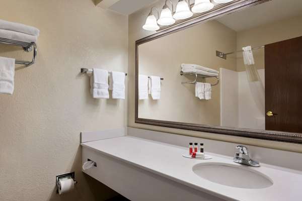  - Baymont Inn & Suites Elizabethtown - I-65, Exit 94