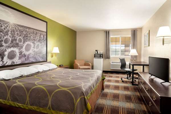  - Super 8 Hotel Holton