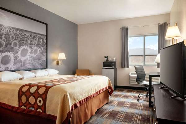  - Super 8 Hotel Holton