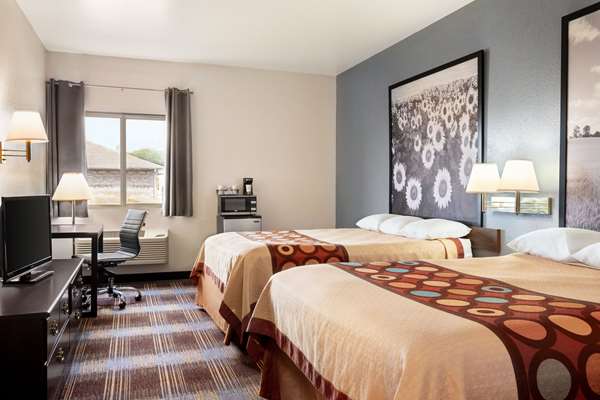  - Super 8 Hotel Holton