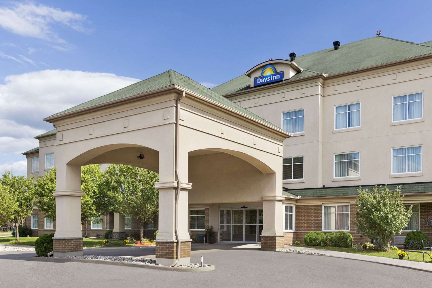 Days Inn Airport Ottawa, ON See Discounts