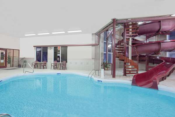 Pool - Super 8 Hotel Portage la Prairie