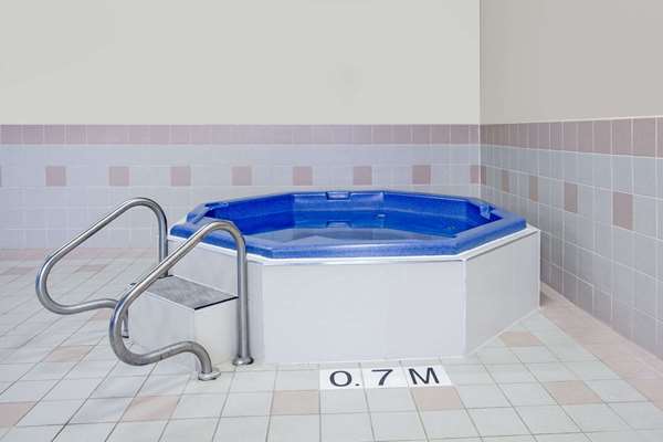 Pool - Super 8 Hotel Portage la Prairie