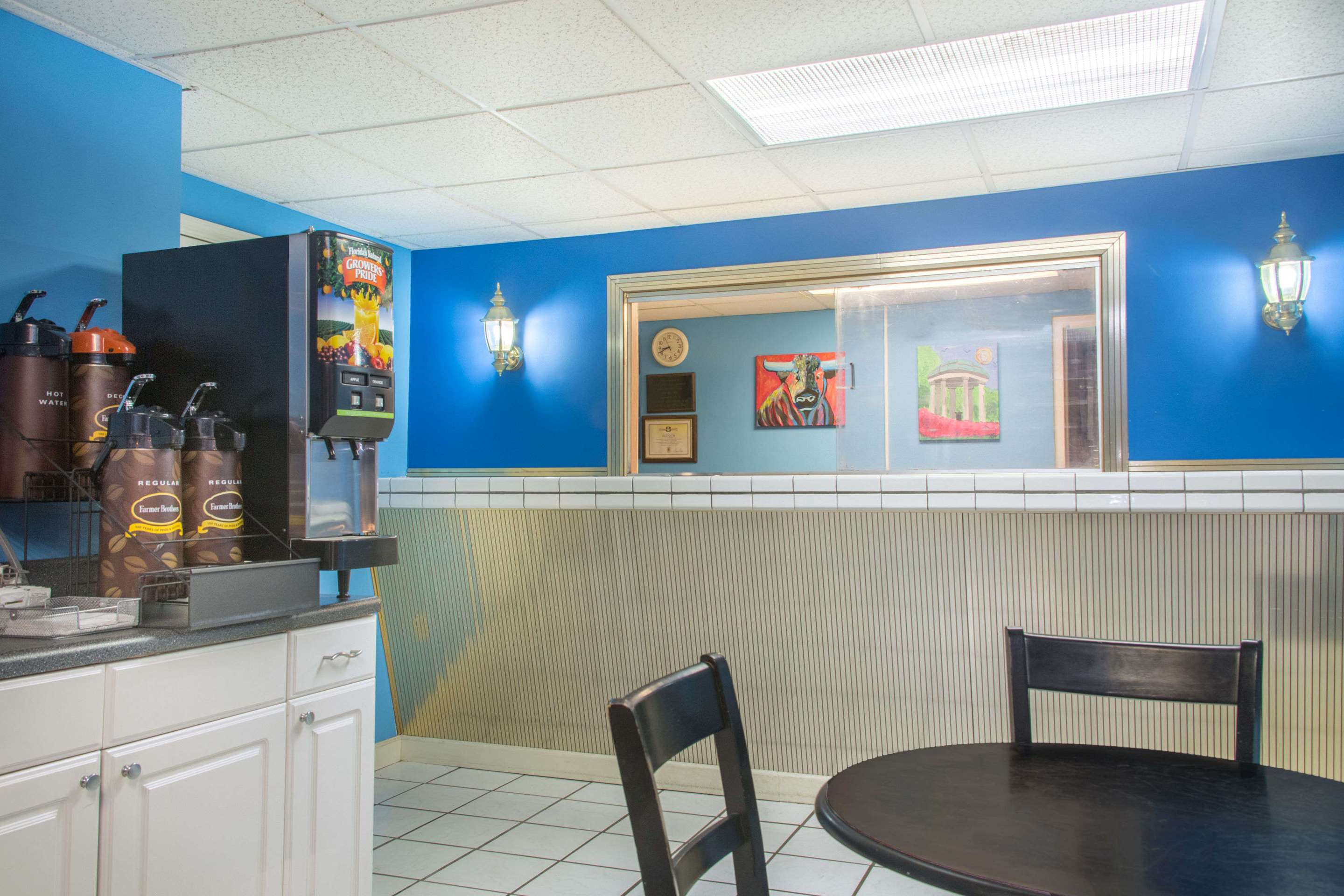 Lobby | Super 8 by Wyndham Durham/University Area NC