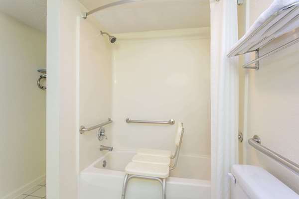  - Super 8 Motel Durham - I-85, Exit 175