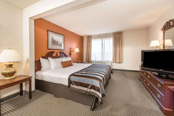  - Wingate by Wyndham Airport Indianapolis - I-74 & I-465, Exit 13