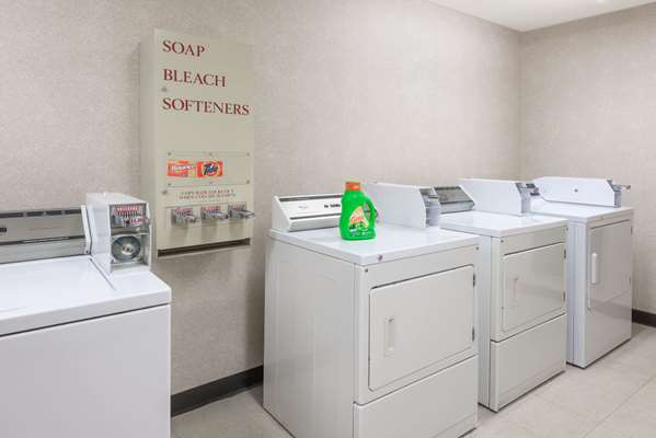  - Wingate by Wyndham Airport Indianapolis - I-74 & I-465, Exit 13