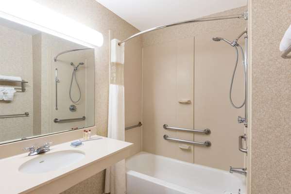  - Wingate by Wyndham Airport Indianapolis - I-74 & I-465, Exit 13