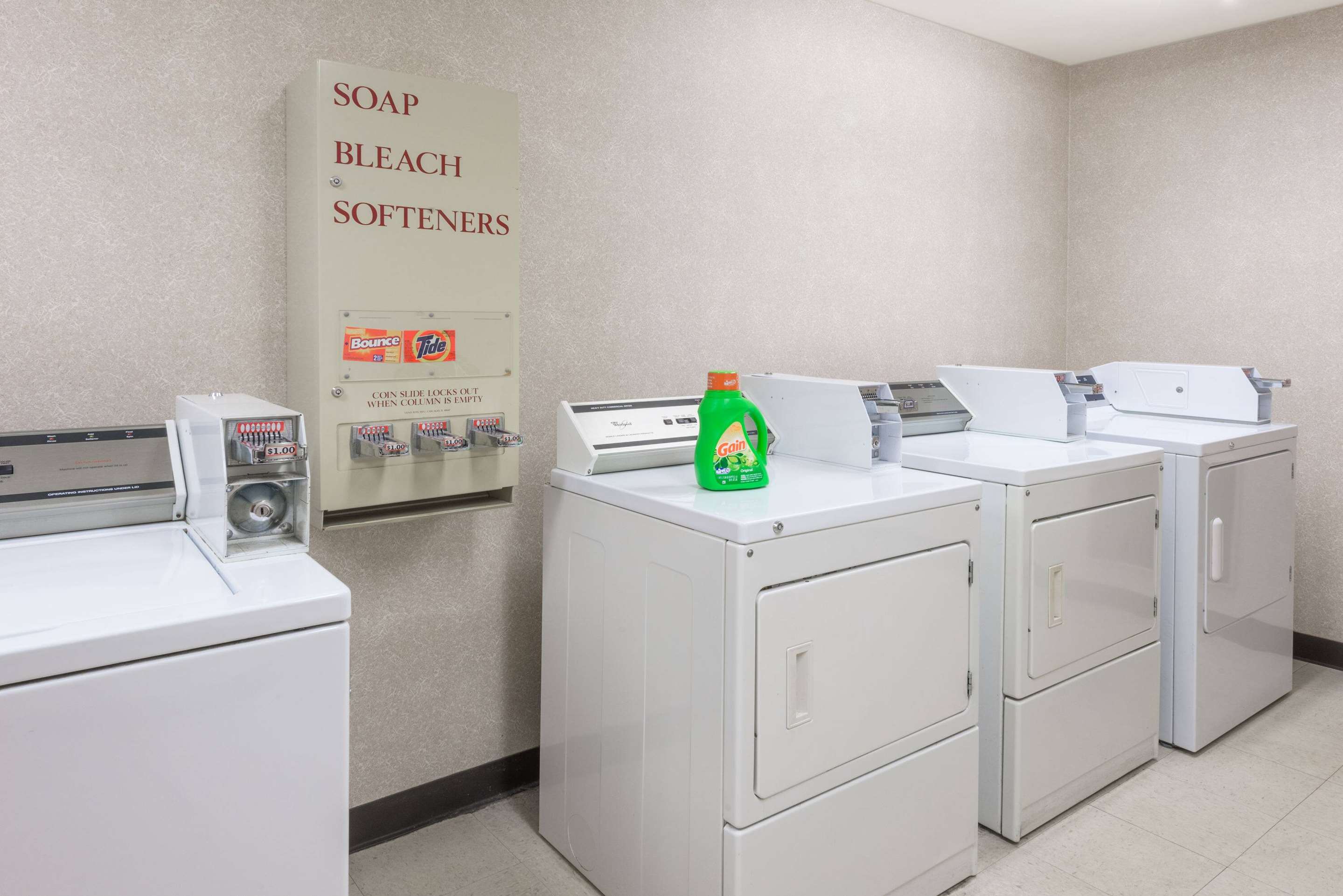 Guest Laundry | Wingate by Wyndham Indianapolis Airport-Rockville Rd.
