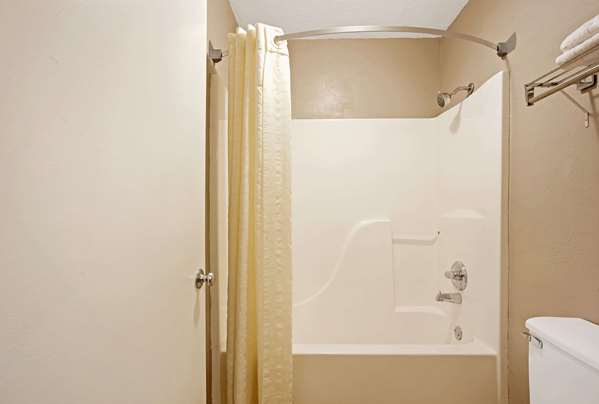  - Super 8 Motel Frontier City Oklahoma City - I-35 & I-44, Exit 137