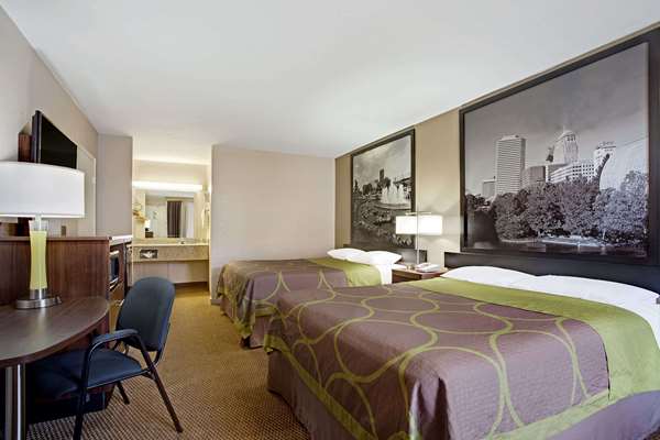  - Super 8 Motel Frontier City Oklahoma City - I-35 & I-44, Exit 137