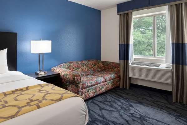 Suite - Baymont Inn & Suites Swanton - I-80 & I-90, Exit 52