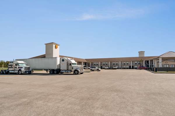 Exterior view - Super 8 Motel Houston - I-610, Exit 22
