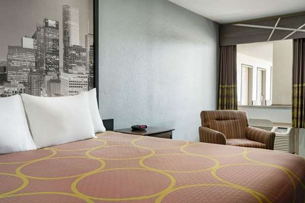  - Super 8 Motel Houston - I-610, Exit 22