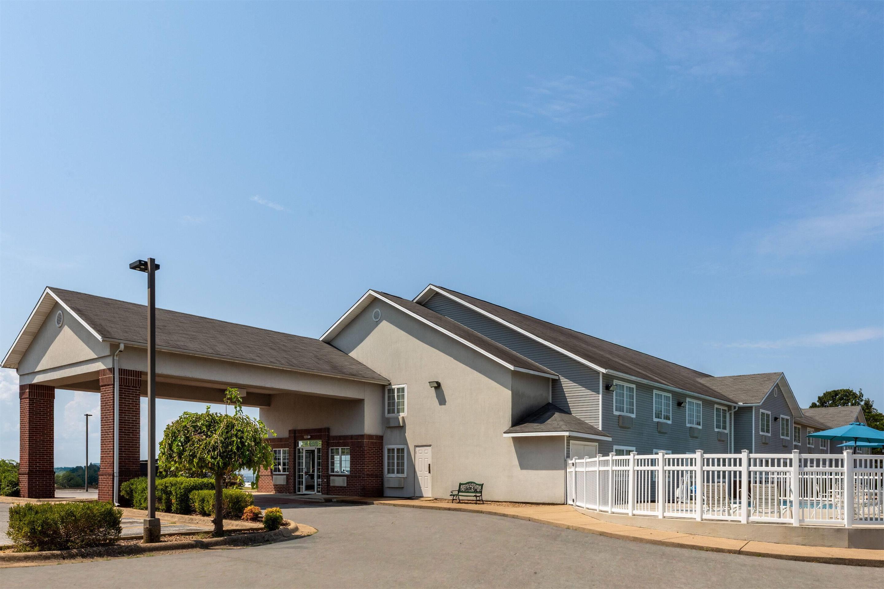 Exterior | Days Inn by Wyndham Mountain Home